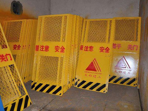 電梯防護(hù)門