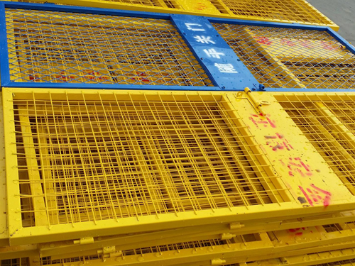 電梯防護(hù)門