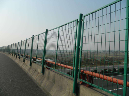 高速公路隔離柵
